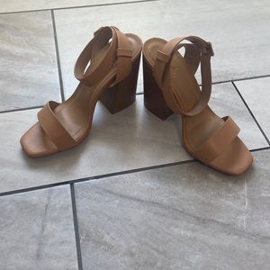 Vici Dolls Sandals size 8